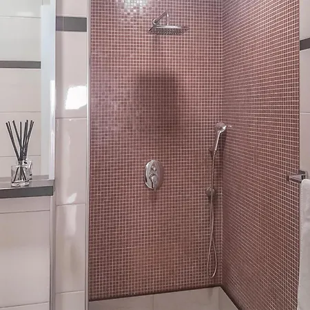 Дом отдыха With Swimming Pool Матульи