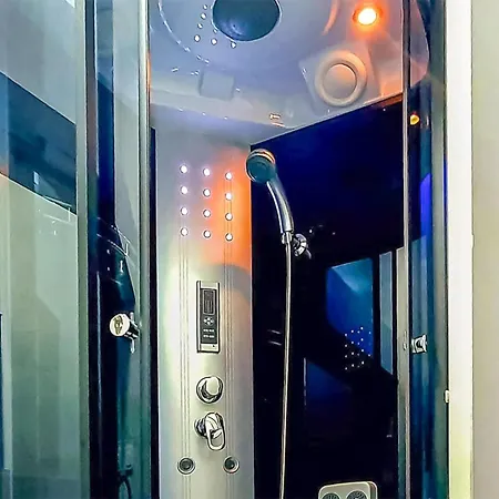 With Swimming Pool Дом отдыха Матульи