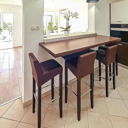 With Swimming Pool Дом отдыха