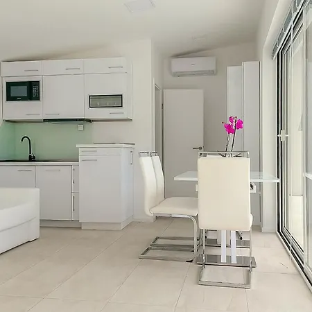 With Swimming Pool Матульи