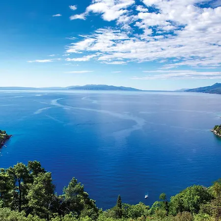 With Swimming Pool Дом отдыха