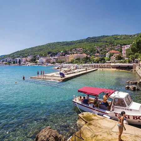 Case de vacanță With Swimming Pool *
